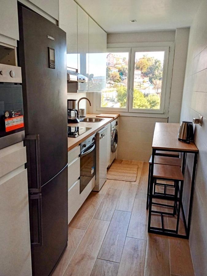Private Room In Renovated Apartment - Tram 1 Min Walk Nice Exterior foto