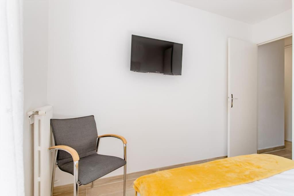 Private Room In Renovated Apartment - Tram 1 Min Walk Nice Exterior foto