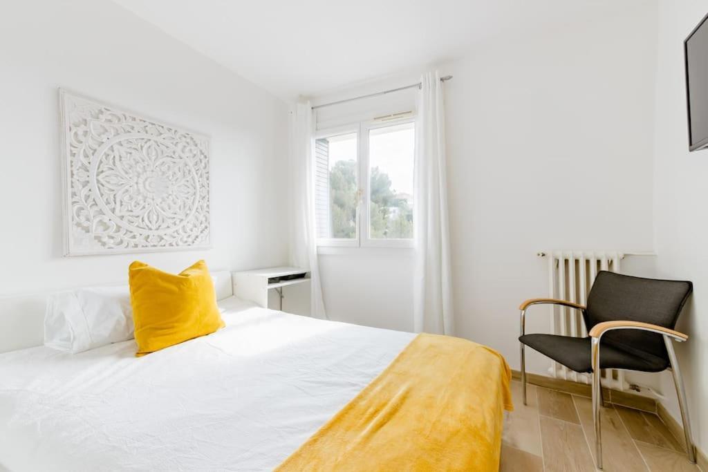 Private Room In Renovated Apartment - Tram 1 Min Walk Nice Exterior foto