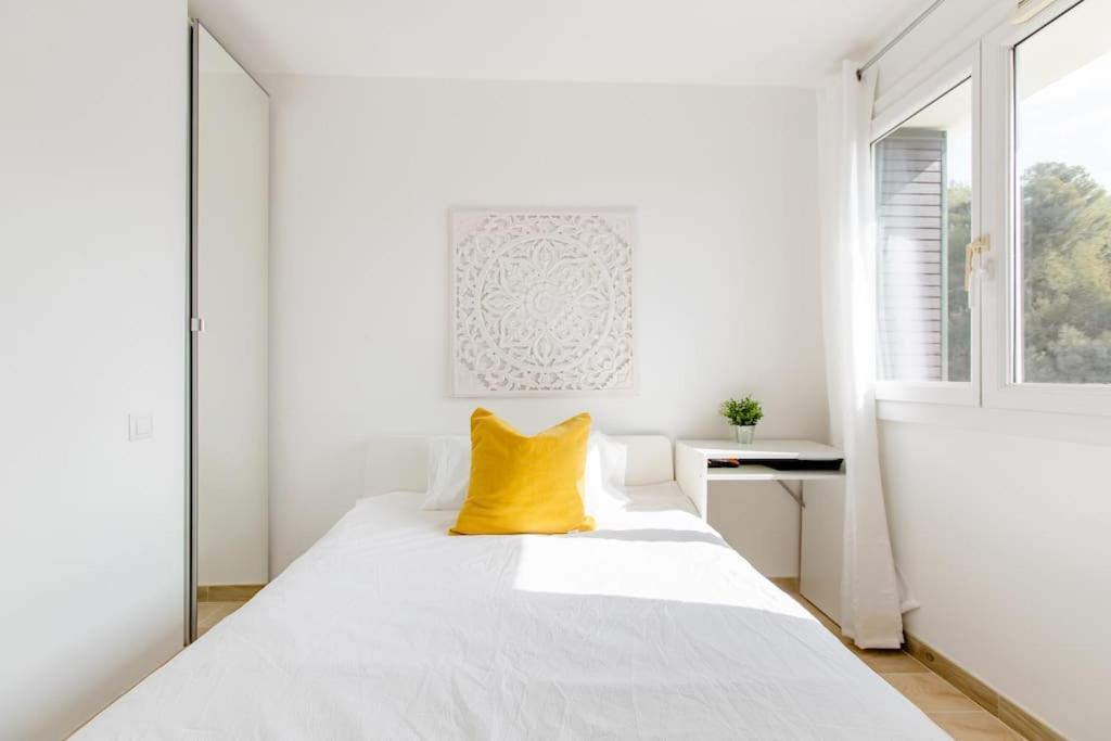 Private Room In Renovated Apartment - Tram 1 Min Walk Nice Exterior foto