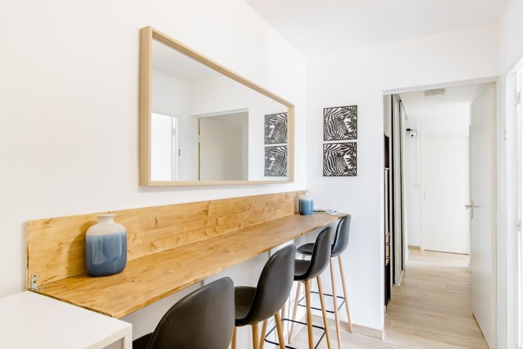 Private Room In Renovated Apartment - Tram 1 Min Walk Nice Exterior foto