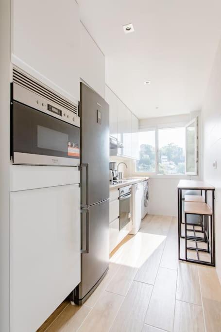 Private Room In Renovated Apartment - Tram 1 Min Walk Nice Exterior foto